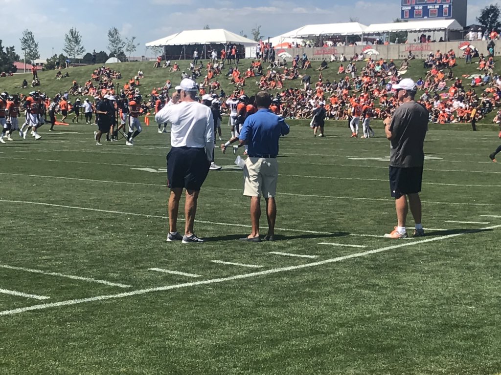 shanahan_broncos_practice.jpeg