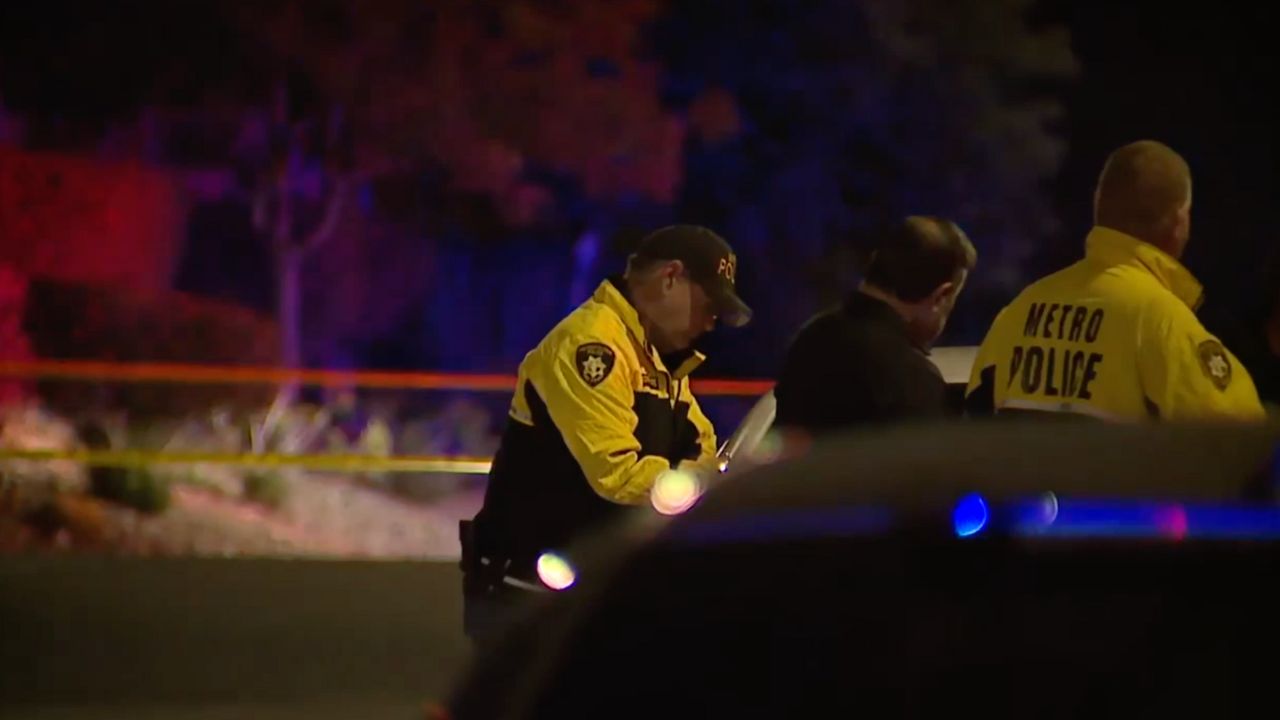 Police activity Robindale Lindell