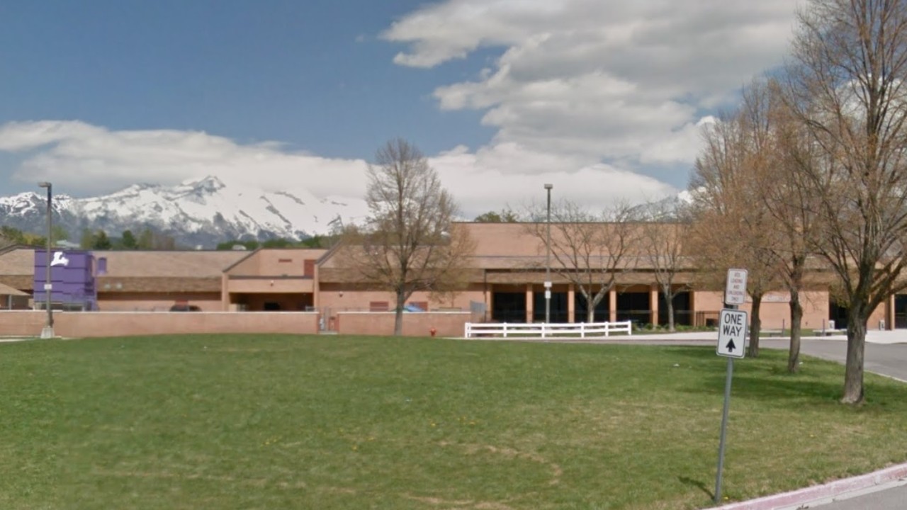 Lehi Junior High School.jpg