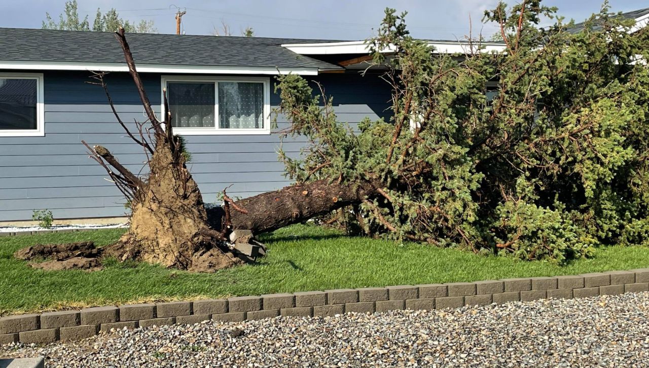 Storm rocks Big Sandy