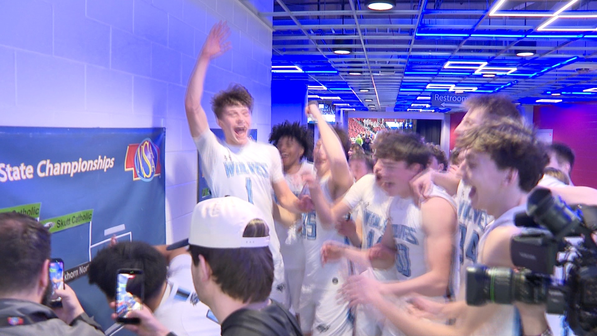 Elkhorn North boys' basketball celebrates a Class B quarterfinal victory. Thursday, March 12, 2026
