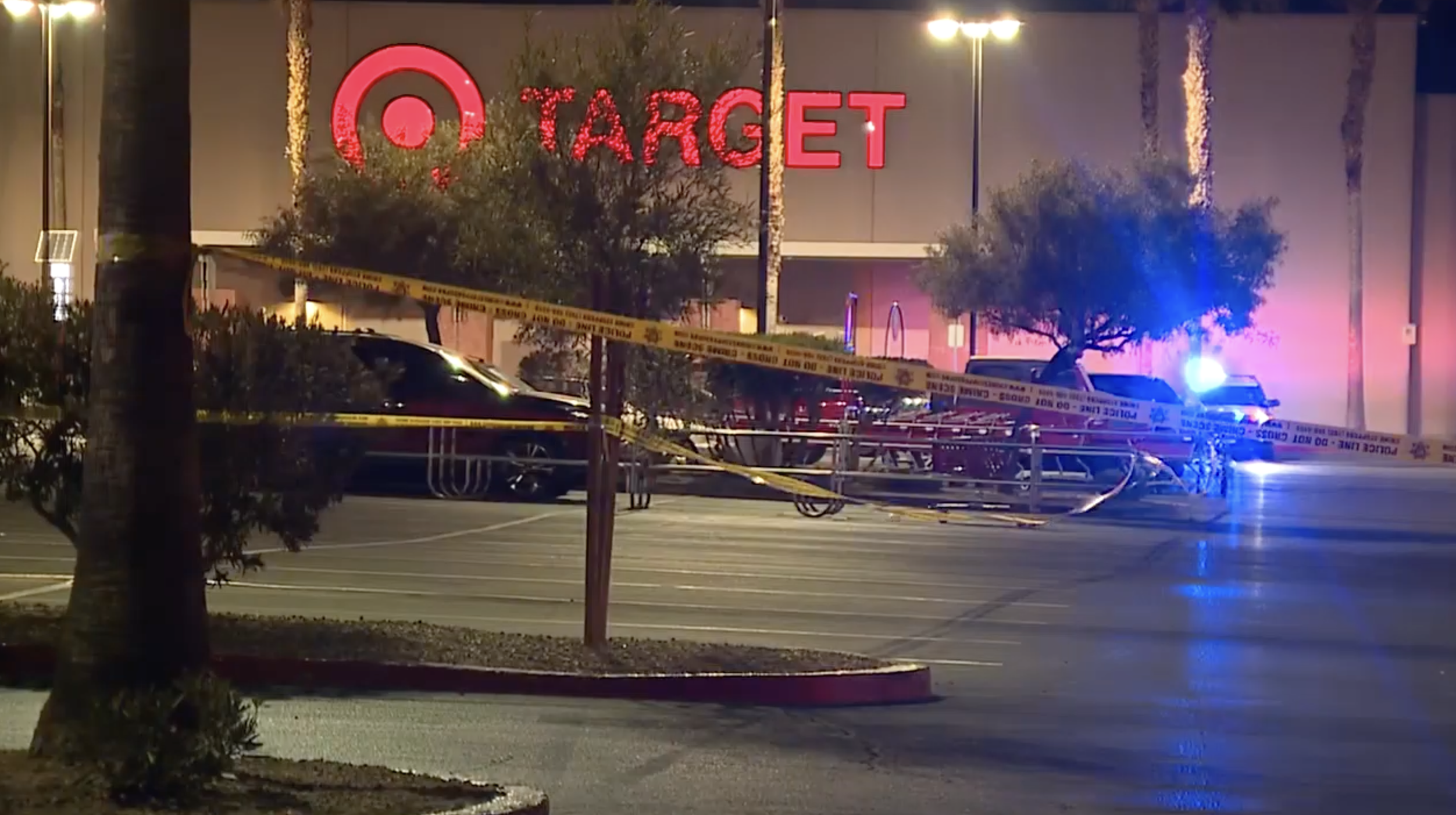 Las Vegas police investigating shooting in parking lot at Boca Park