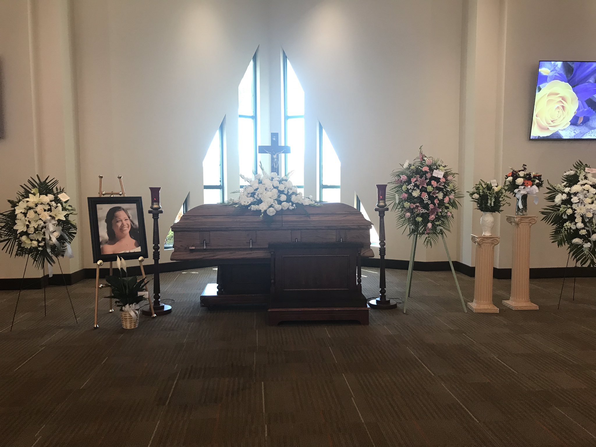 EAr5Gn2U8AIduwe7-29.jfif