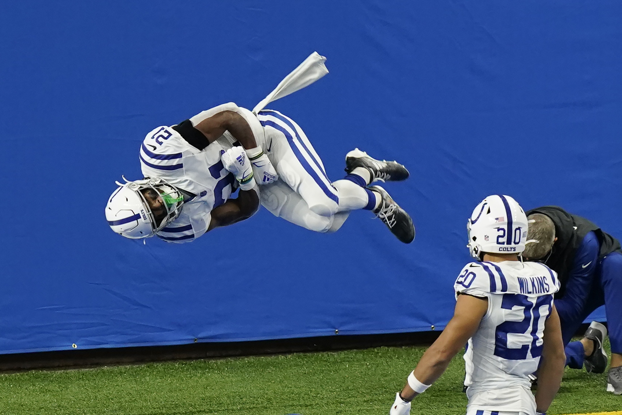 Turnovers, flaws, and a familiar scene: Lions fall flat against Colts