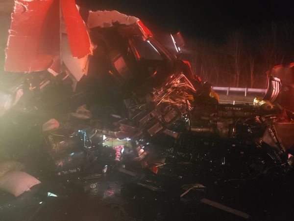 smith county semi crash.jpg