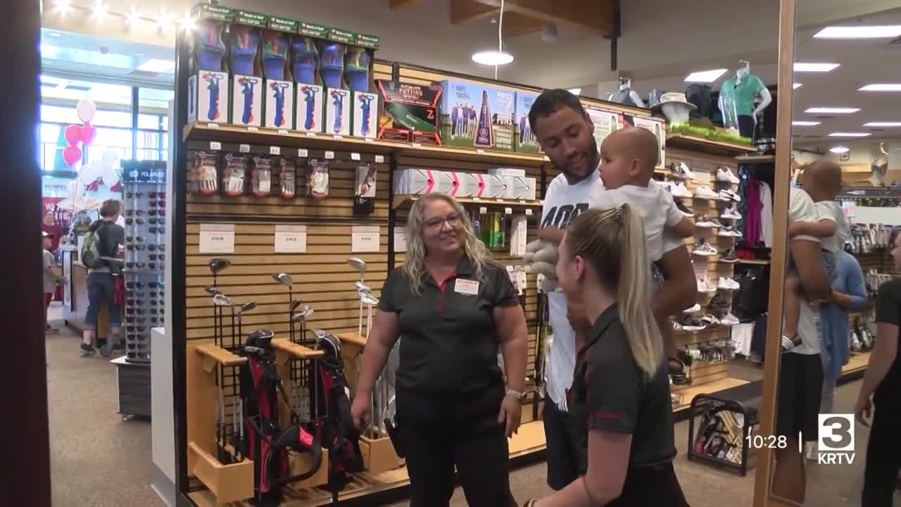 Josh Huestis, former CMR High School basketball star and 2014 NBA first-round draftee, returned to his hometown to treat foster kids to a shopping spree at Scheels.