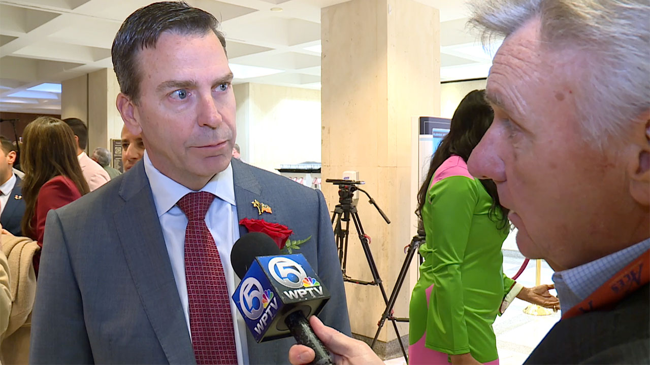 WPTV reporter Matt Sczesny talks with state Rep. Toby Overdorf, R-Stuart, on Jan. 13, 2026, as the legislative session begins.