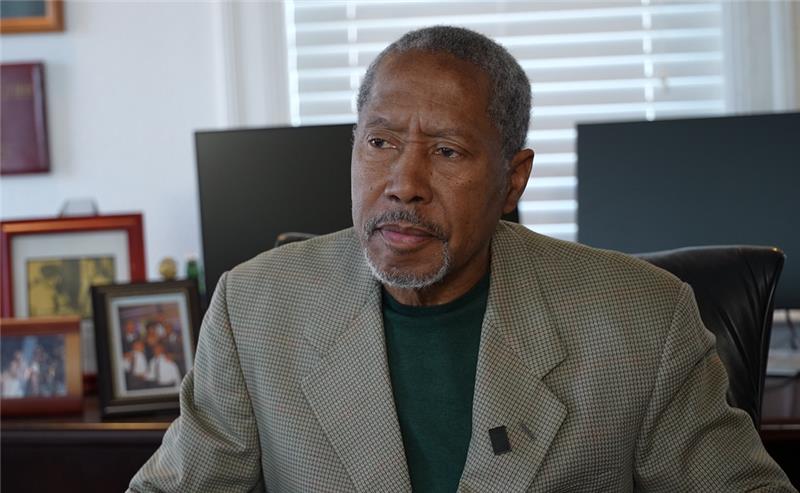 Sen. Darryl Rouson is introducing a bill to raise Florida's malpractice insurance minimum requirements for doctors 