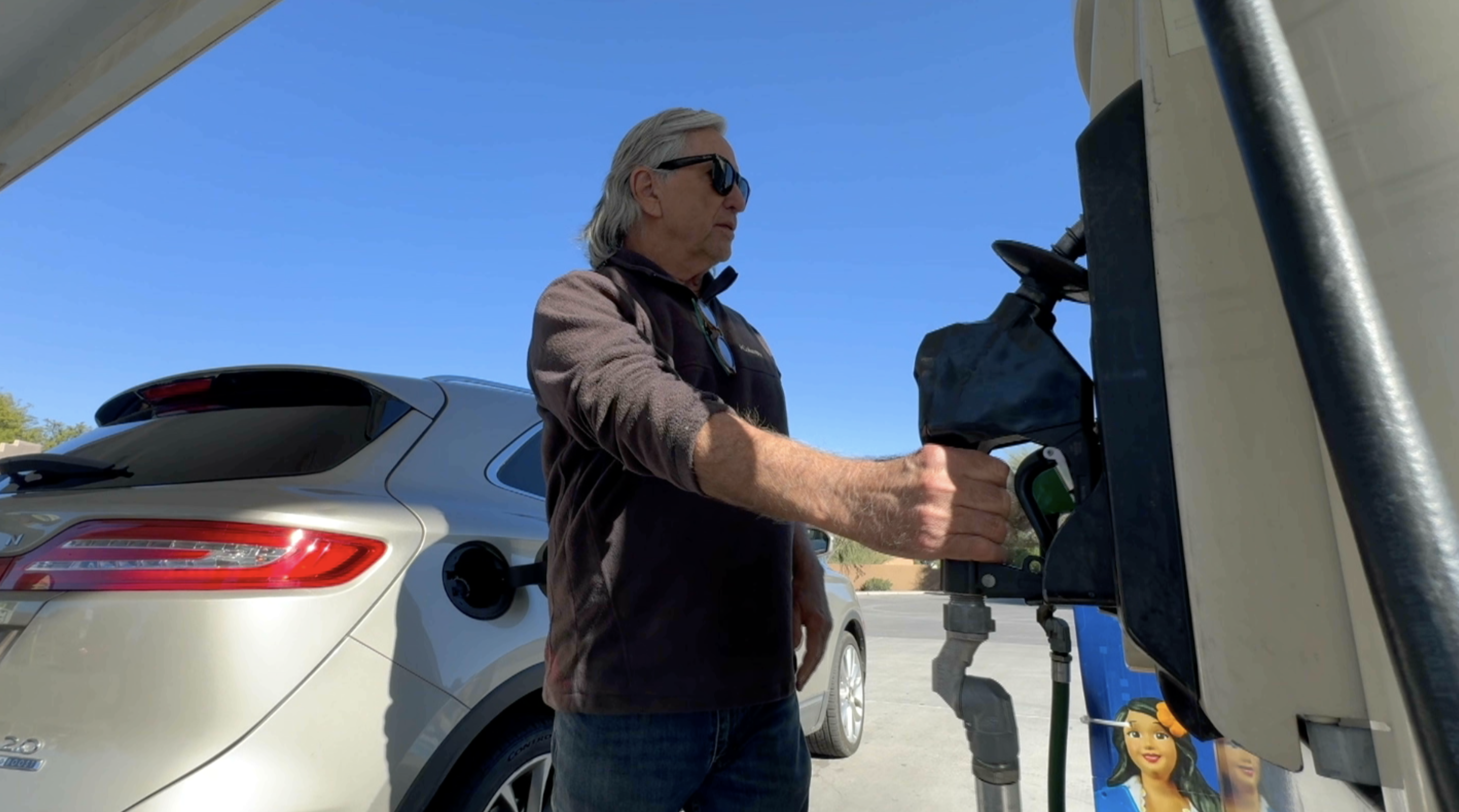 Local filling up gas tank
