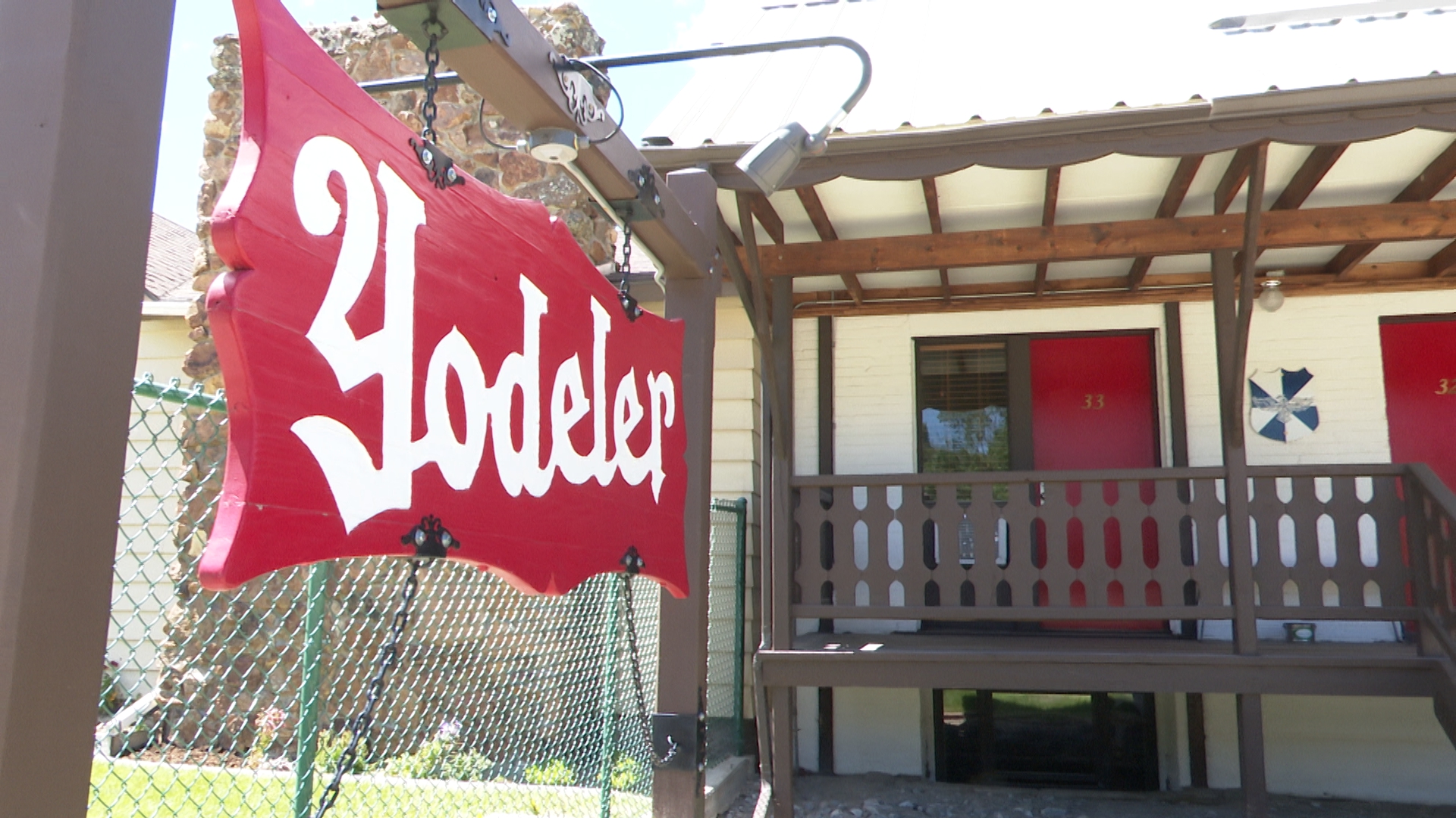 Yodeler Motel