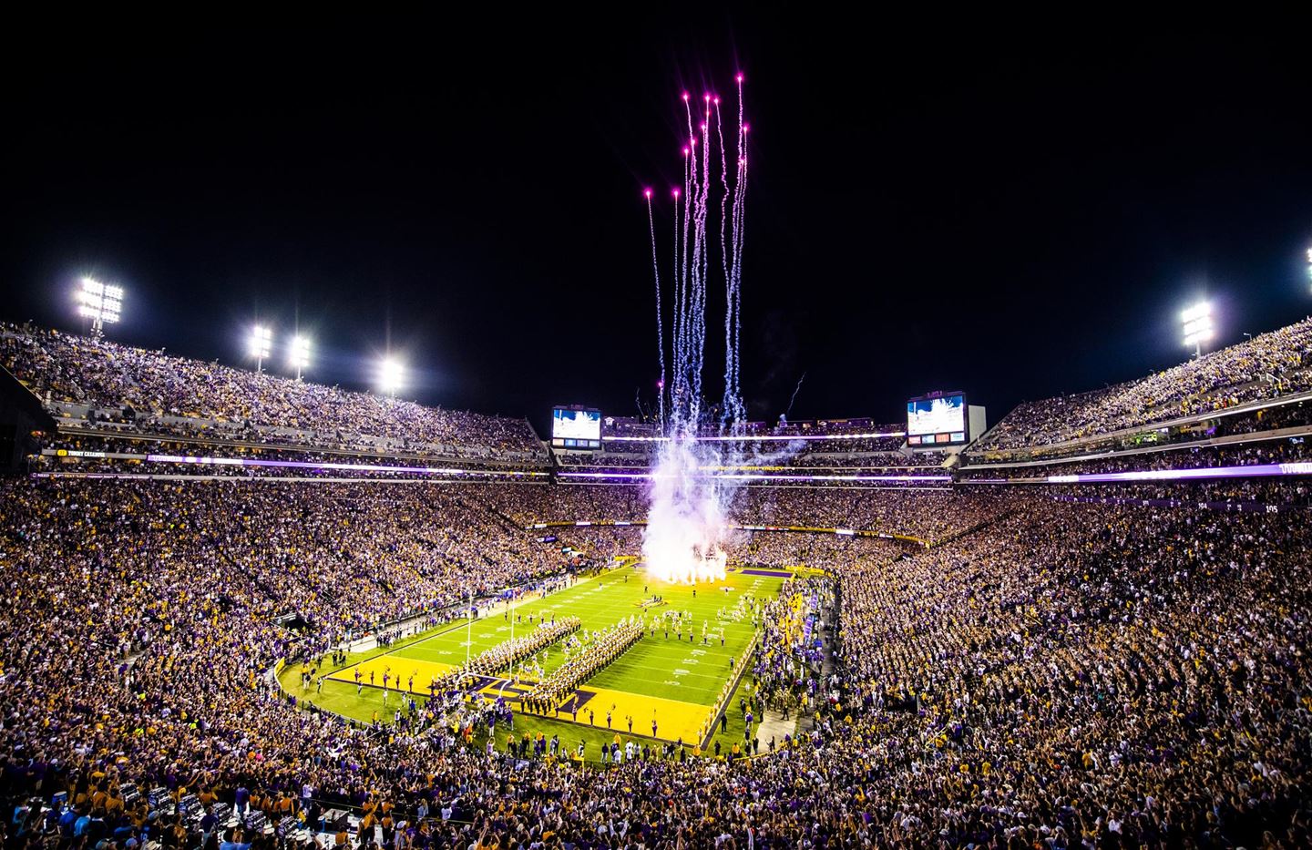 tiger stadium LSU.jpg