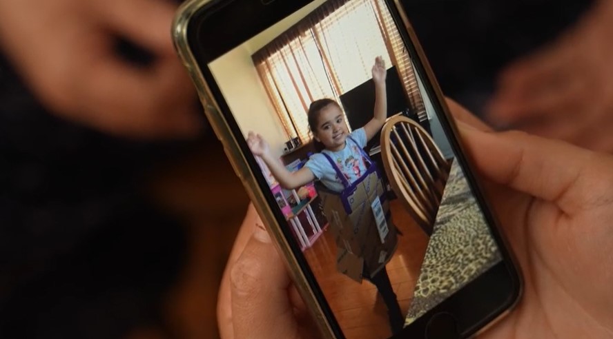 Melodee Buzzard on phone.jpg