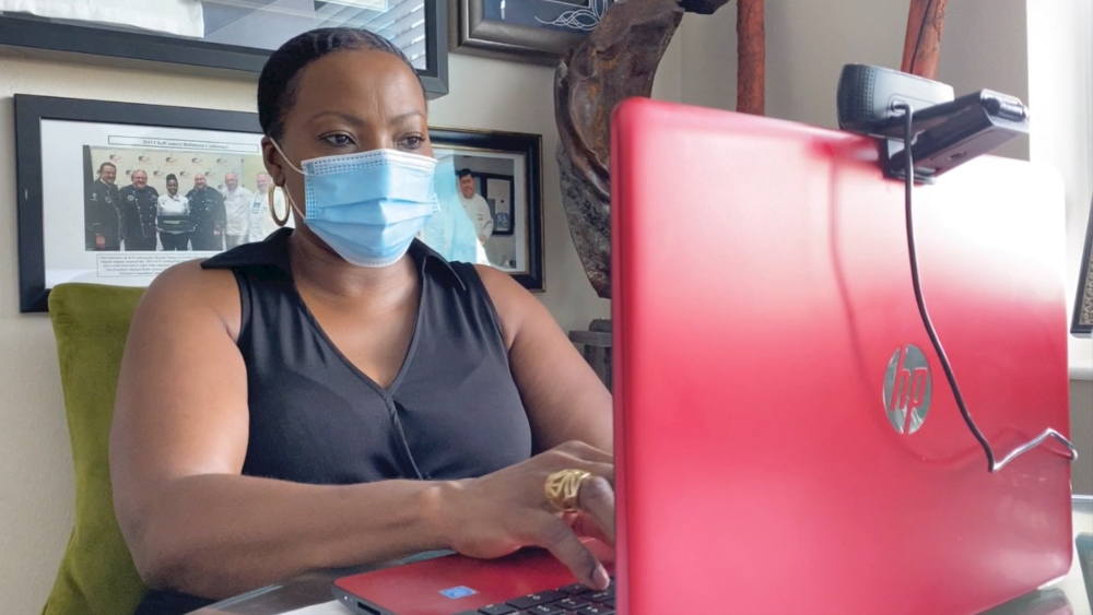 Chef-Coco-using-laptop