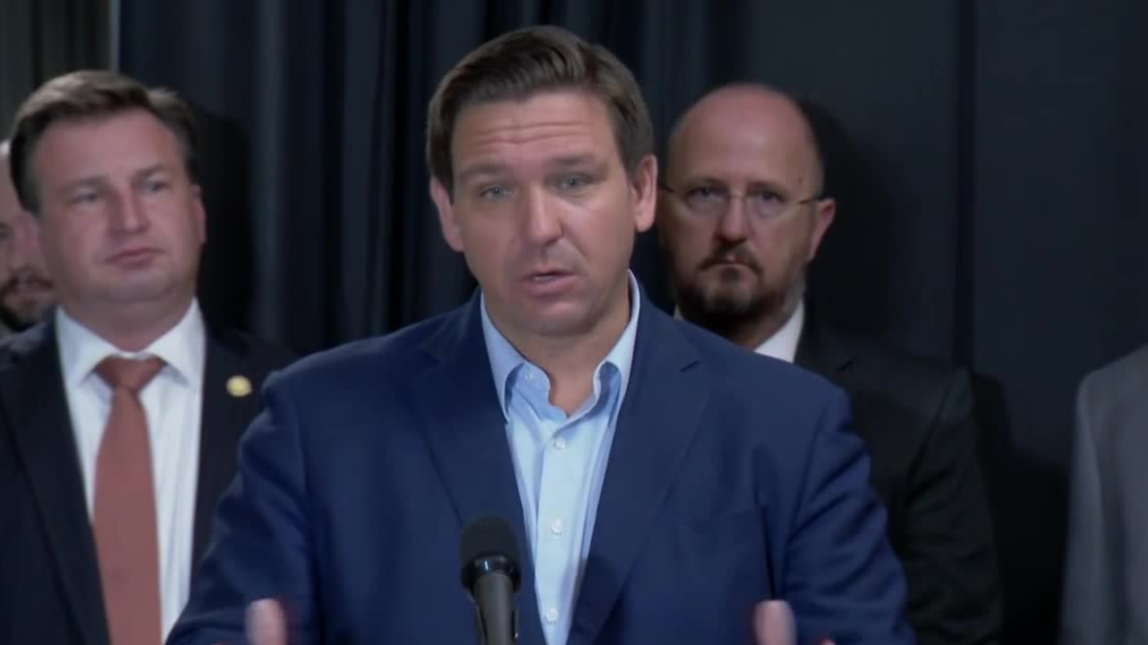 Florida Gov. Ron DeSantis speaks in Ormond Beach on Aug. 19, 2021.jpg