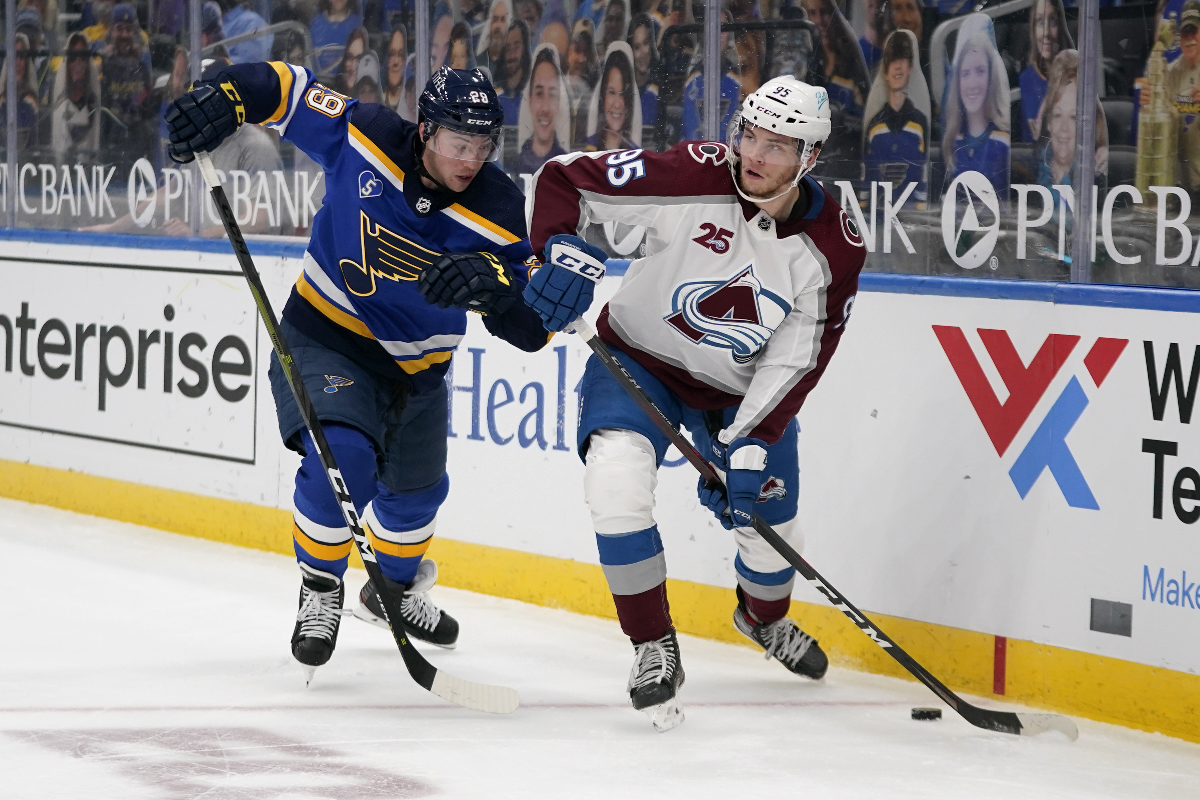 Burakovsky scores 2, Avs beat Blues to clinch playoff berth