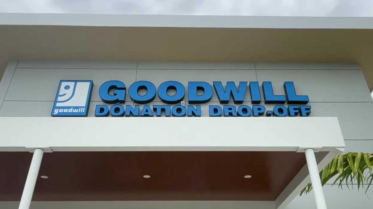 Goodwill donation drop-off in Westlake