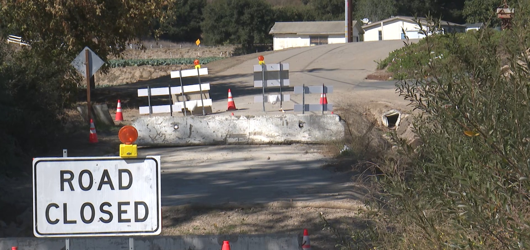 Cecchetti Road closed.jpg