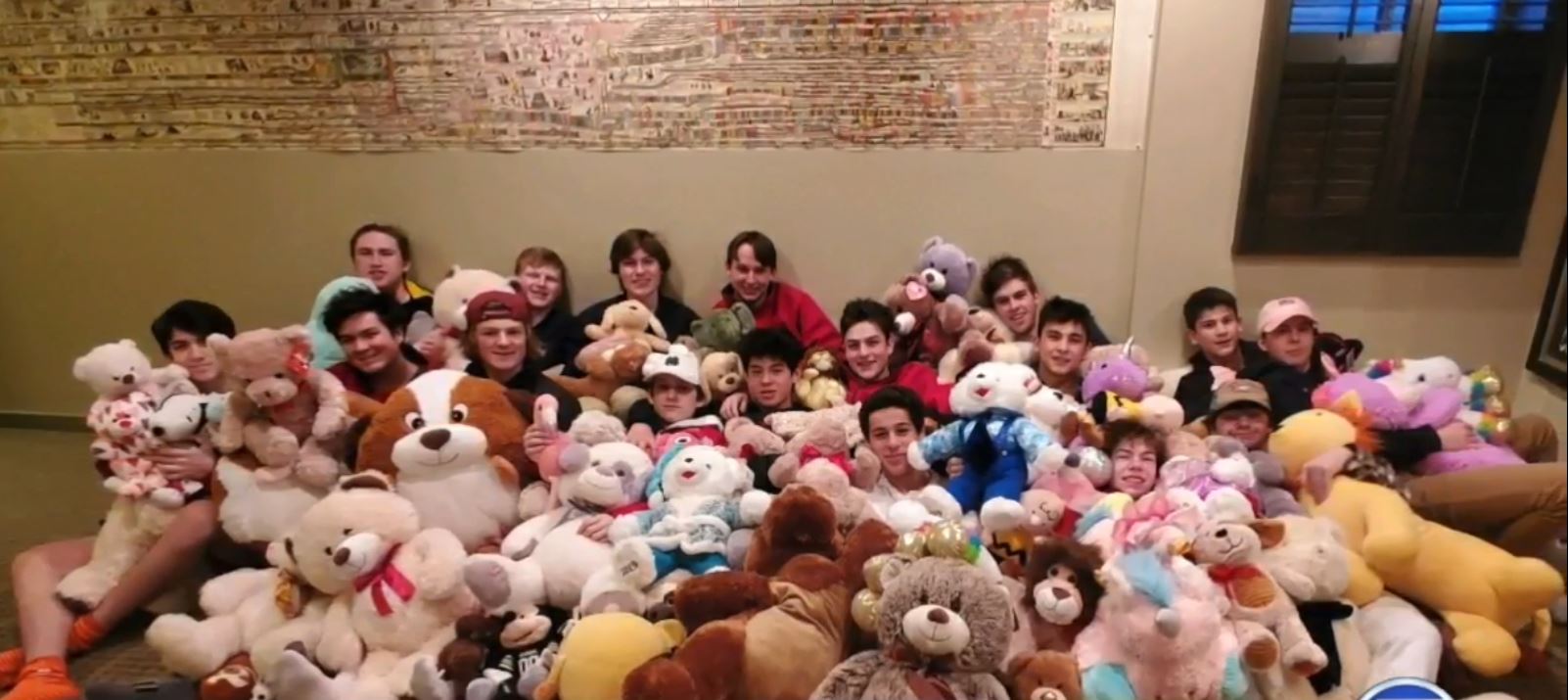rjhs hockeyb teddy bear toss.JPG