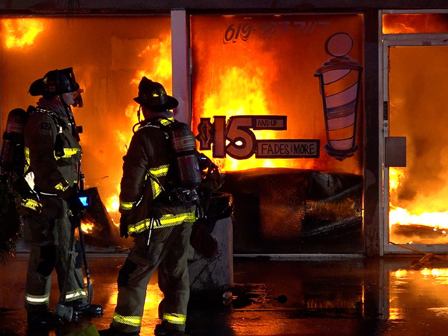 webster_oak_park_barber_shop_fire_121422.jpg