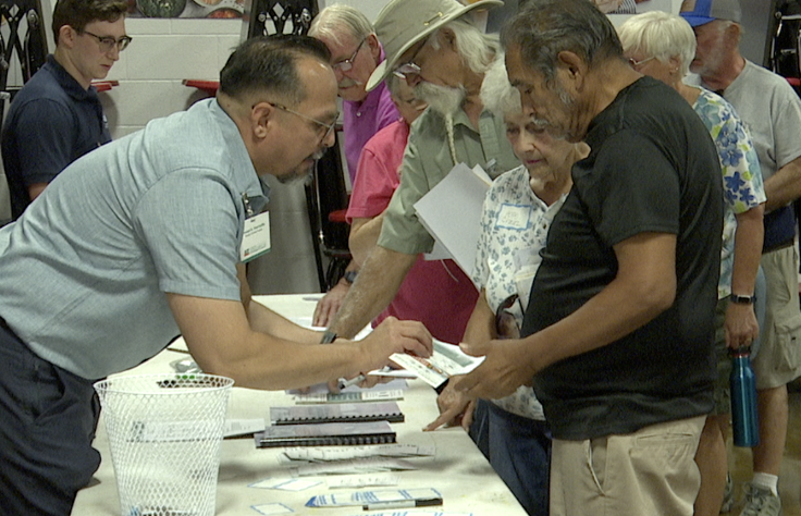 TOUGH CROWD: ADEQ hosts informal meeting about proposed recycling plant to concerned group 