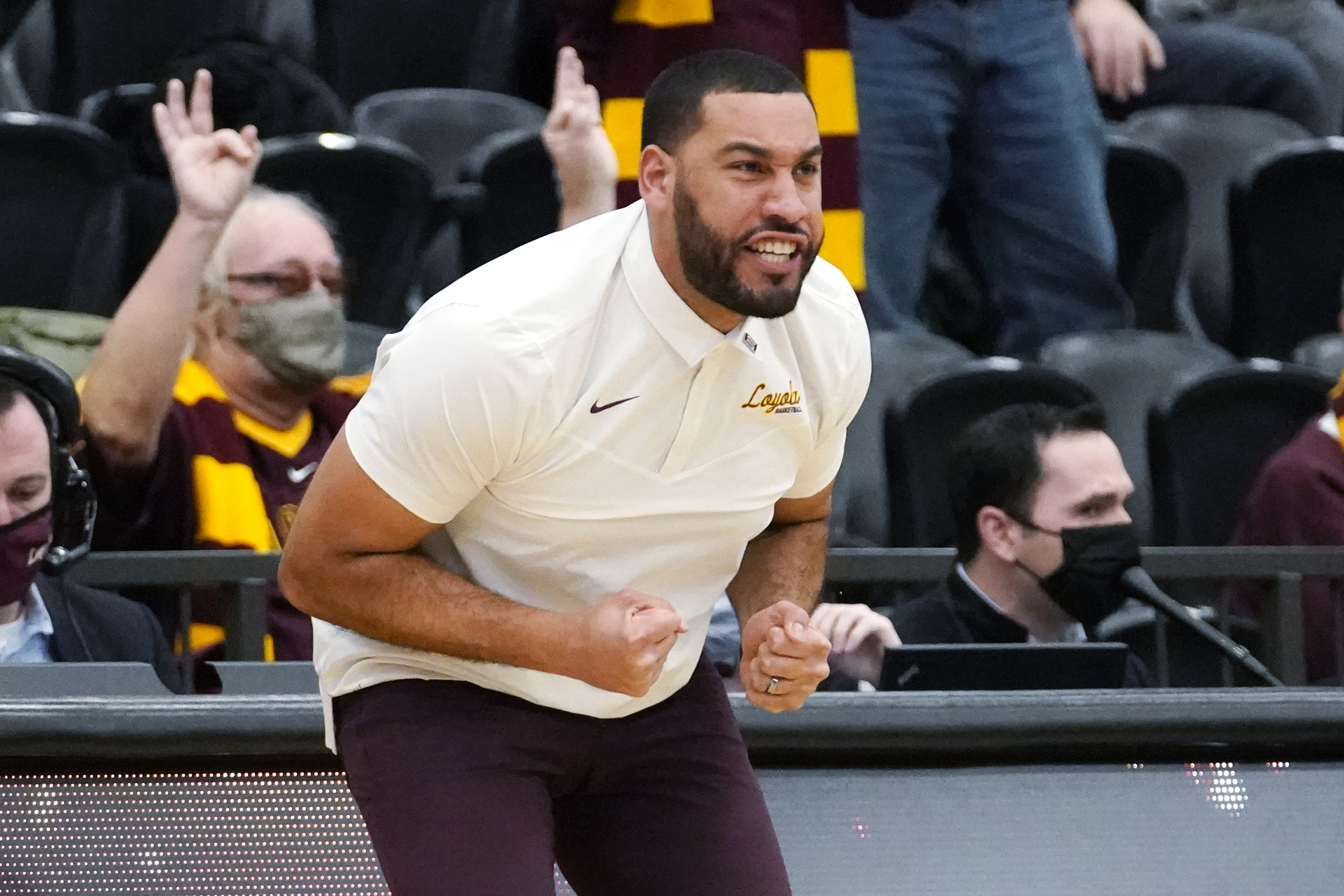Drew Valentine Loyola Chicago Basketball