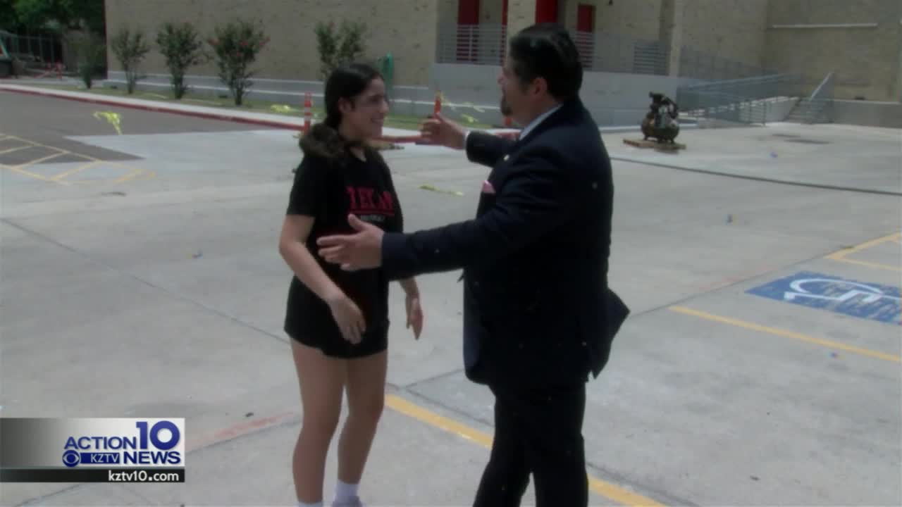 Ray H.S. student Vanessa Flores will have an internship with a congressman 
