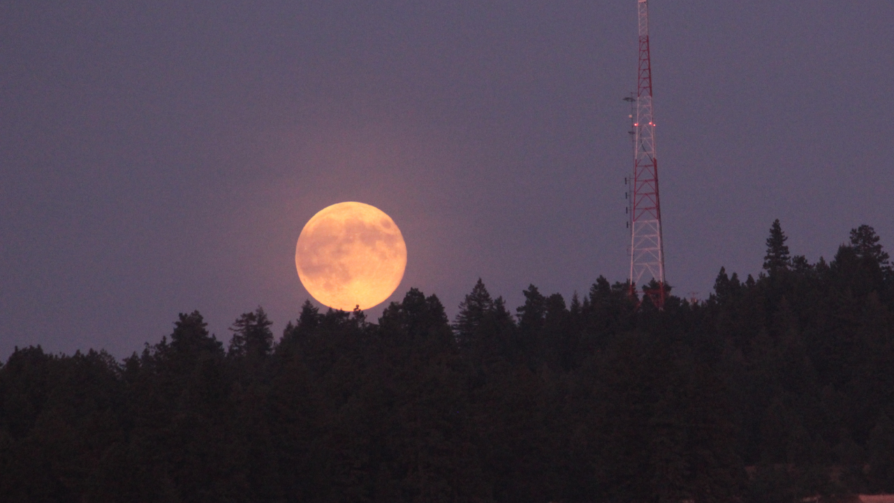 Super Moon (FILE)