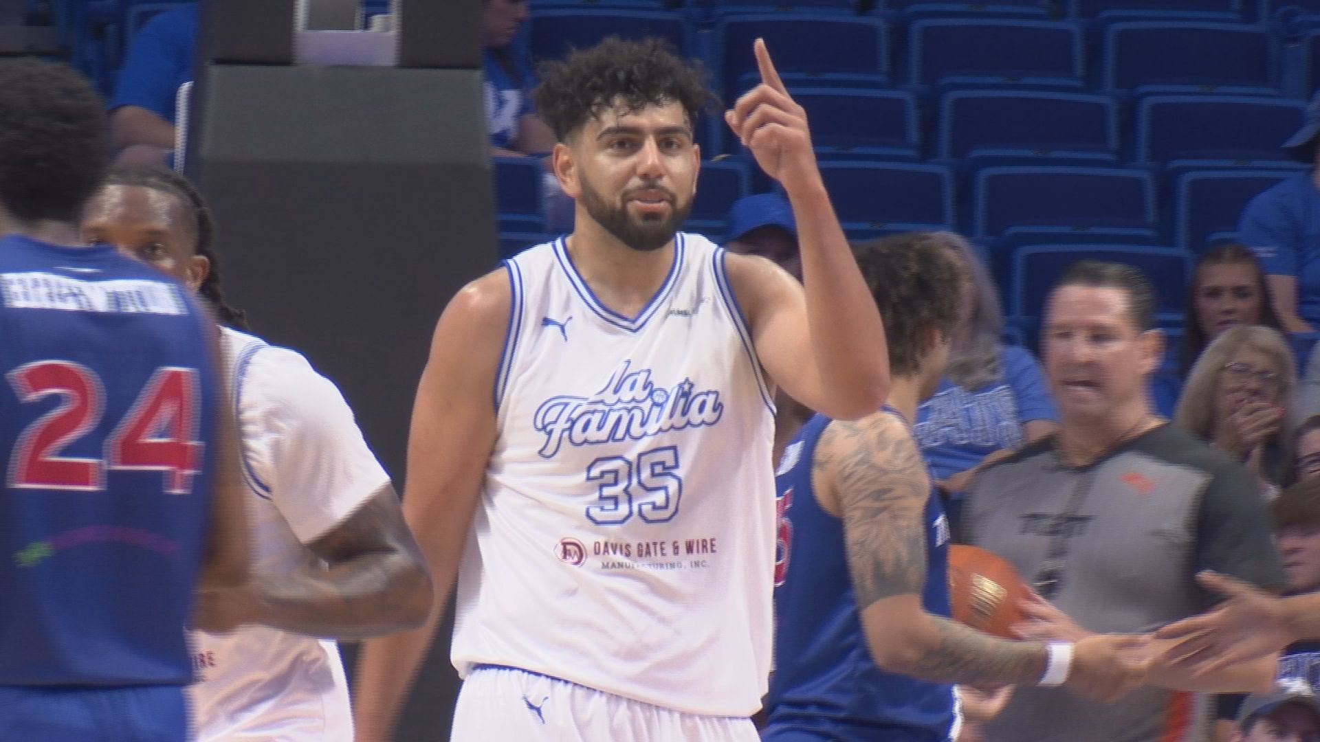 KANTER LA FAMILIA00000000.jpg