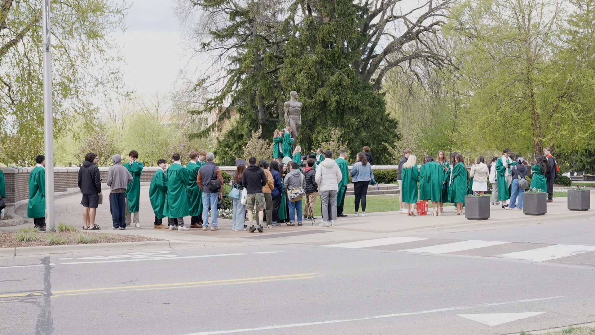 MSU SENIORS GRAPPLE WITH JOB MARKET