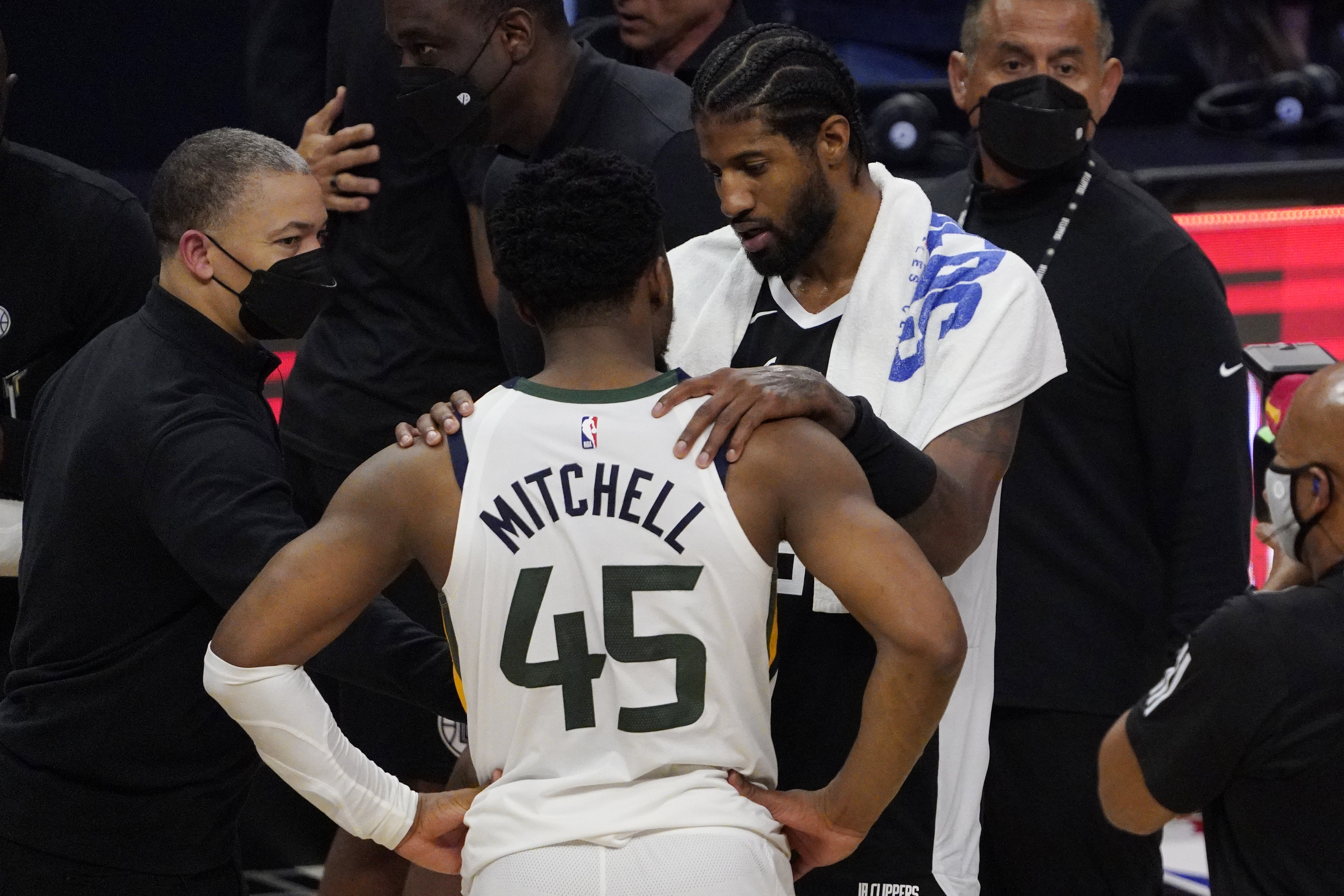 Donovan Mitchell, Paul George, Tyronn Lue