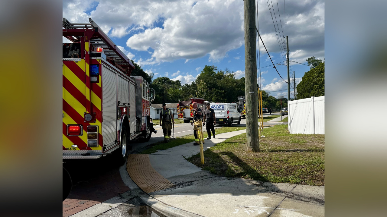 Lakeland mobile home fire leaves adult and 2 dogs dead: LFD