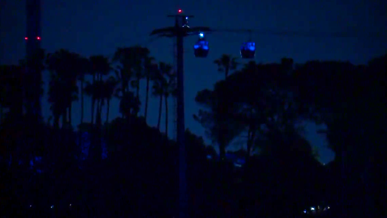 People trapped on gondola ride at Sea World in San Diego