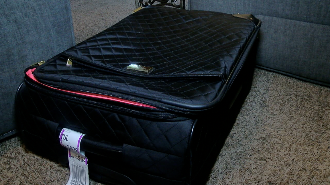 someone stole my luggage at the airport