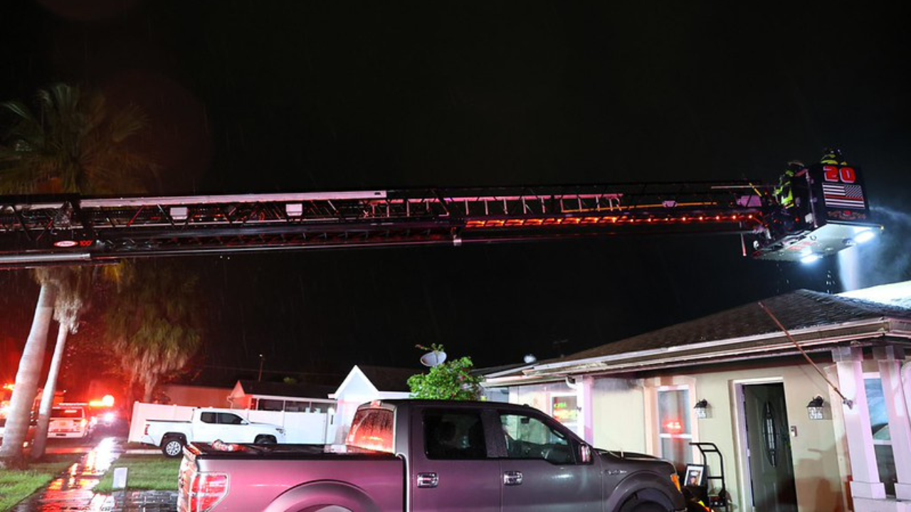Hillsborough firefighters quickly extinguish Town N' Country house fire: HCFR