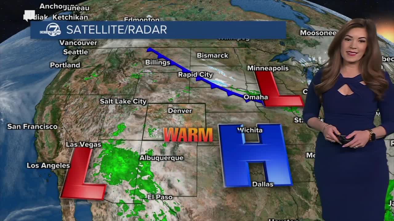 Scattered Showers Moving into Colorado