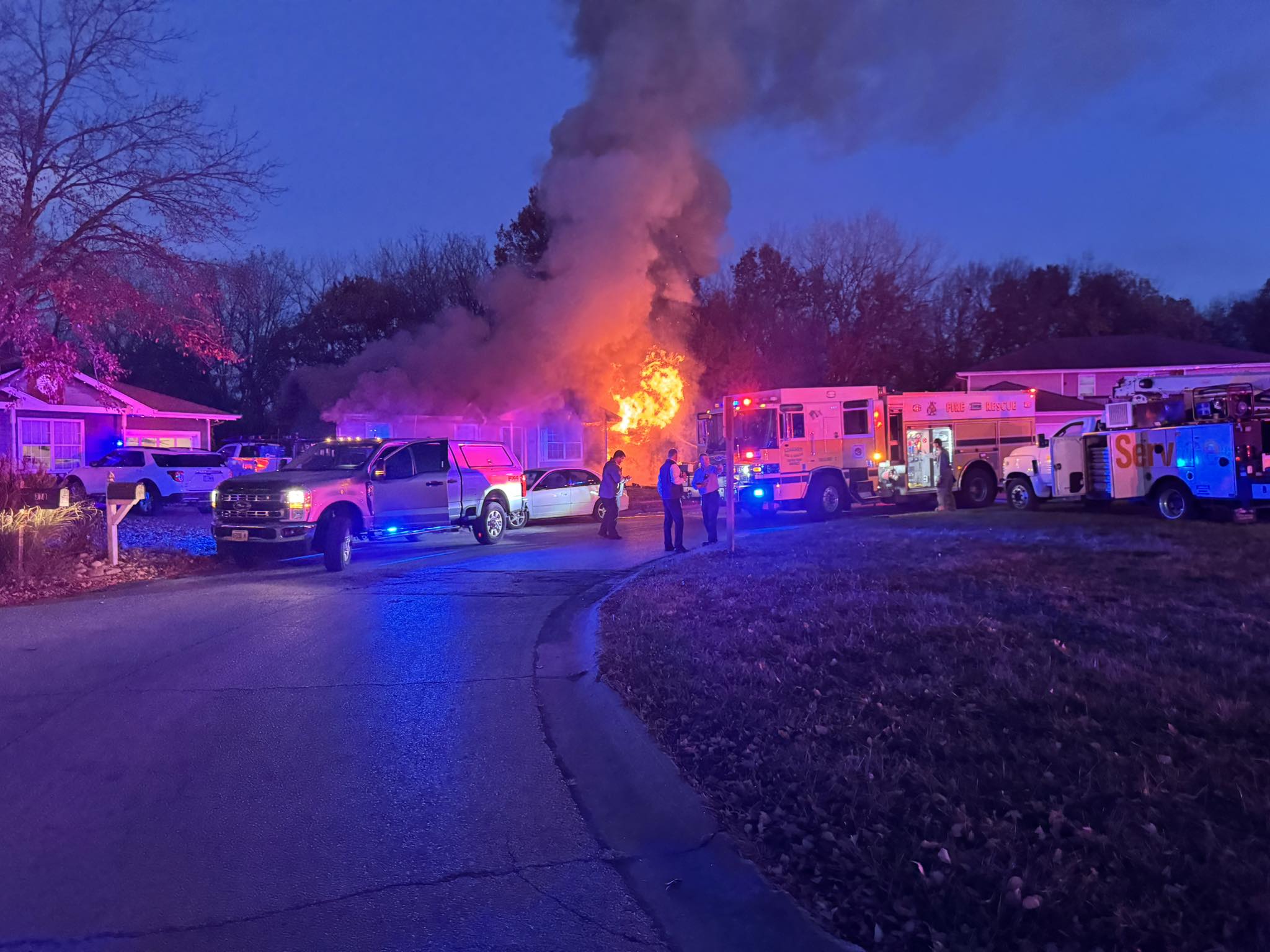 Fire damages Kearney, Missouri, house, vehicle Wednesday night