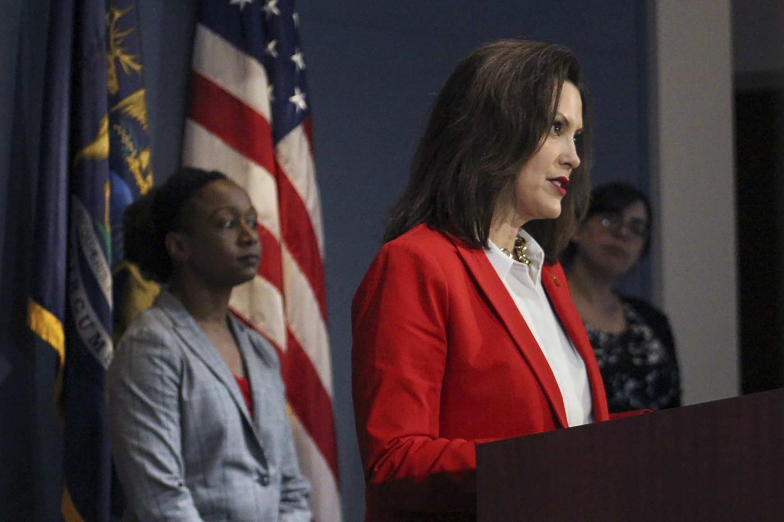 Gov. Whitmer signs executive order on coronavirus safeguards for workers