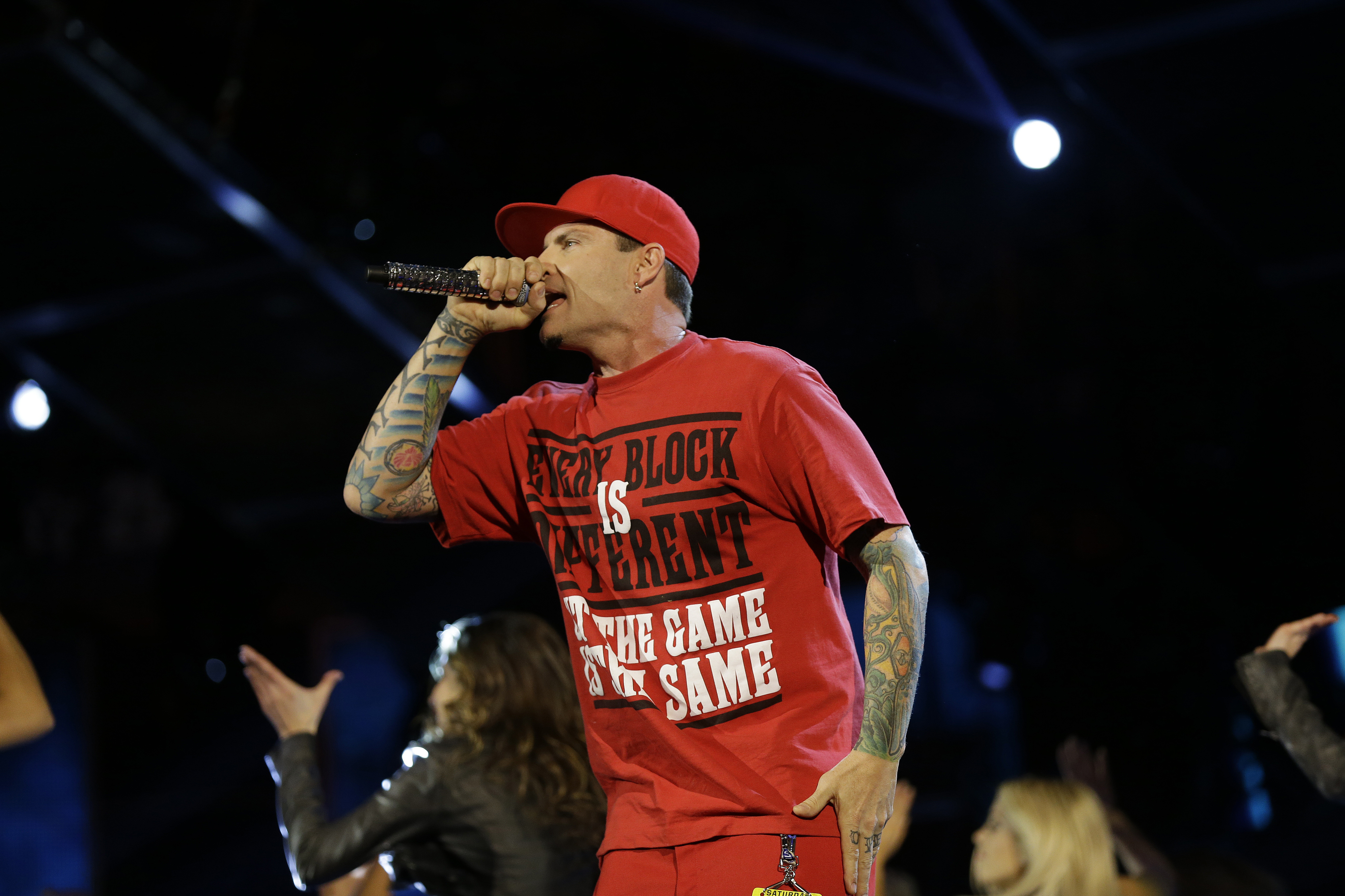 Vanilla Ice performs in 2014