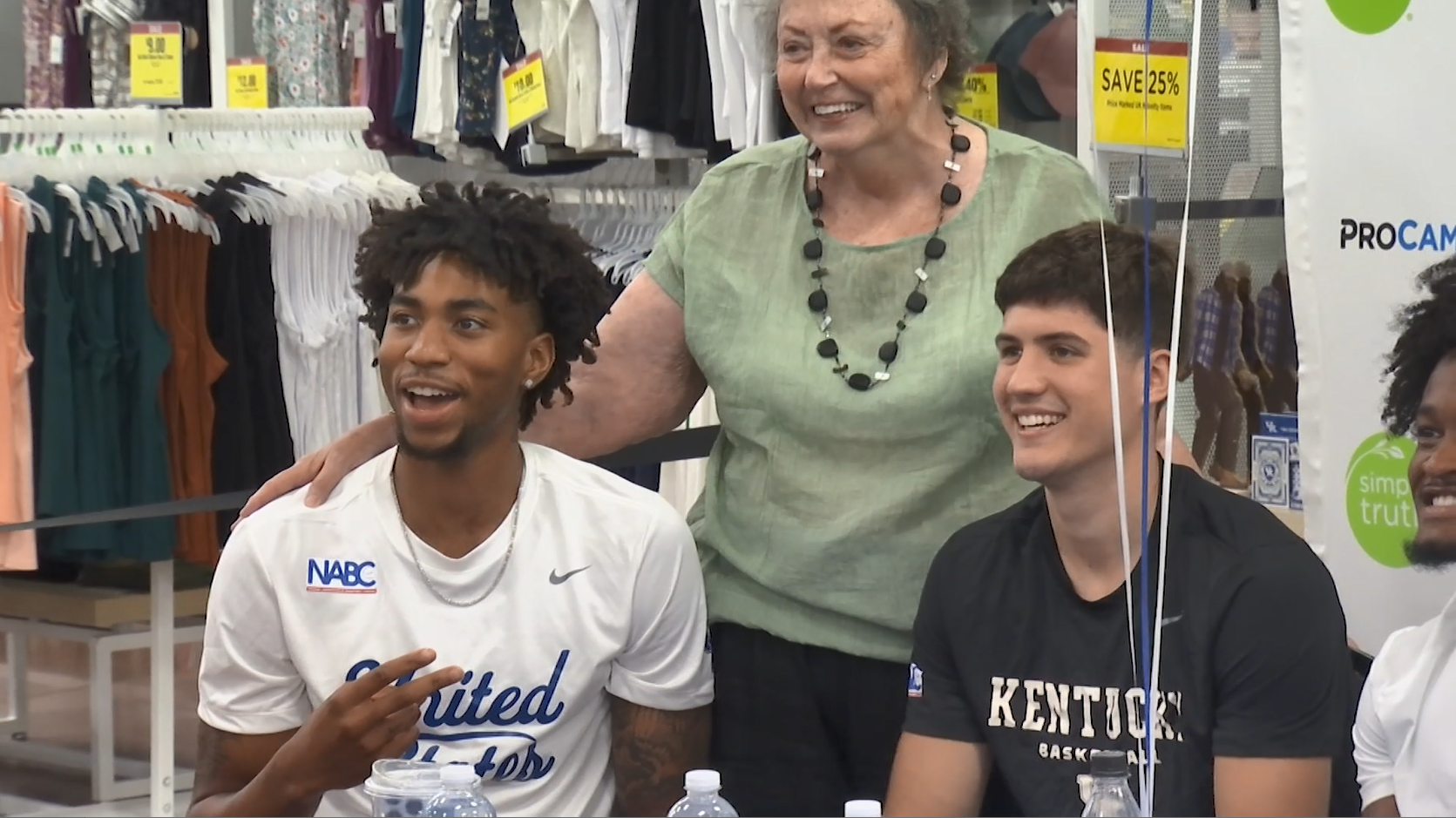 La Familia Autograph tour